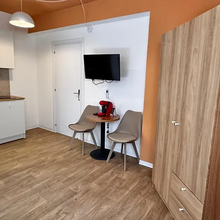 Apartman Modern 2 Private Kitchenette And Bathroom Limassol